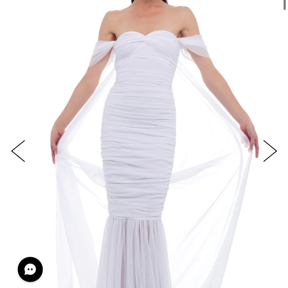 WALTER FISHTAIL GOWN WITH TRAIN.